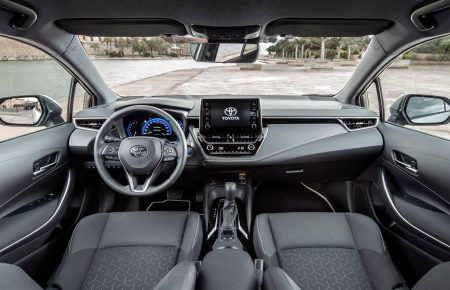 toyota-corolla-touring-sport-1-interior toyota-corolla-touring-sport-1-interior